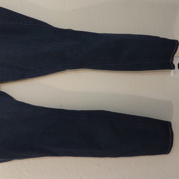 SLIGHTLY USED TORRID PREMIUM BOMBSHELL SKINNY BLUE JEANS SIZE 20R - Picture 7 of 11